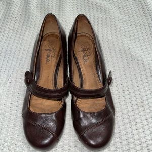Life Stride Mary Jane’s Soft System, Regina Brown‎ heels, dark brown, size 8.5